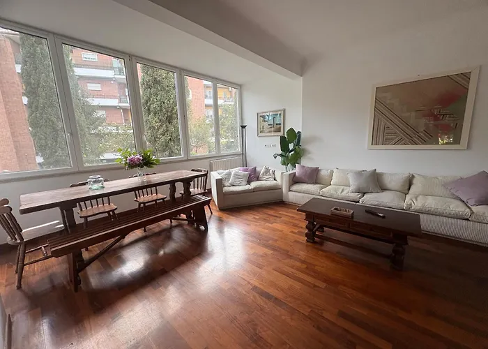 Laurina House