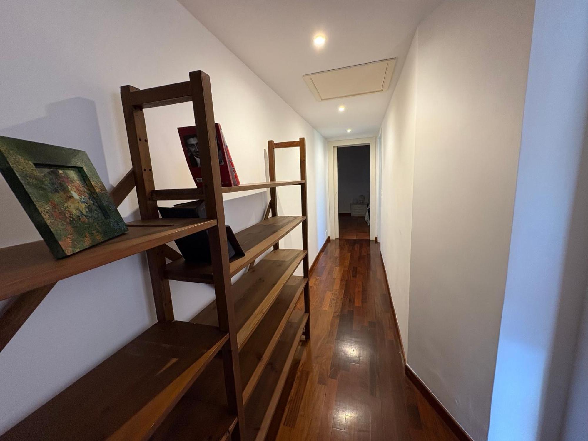 Laurina House *