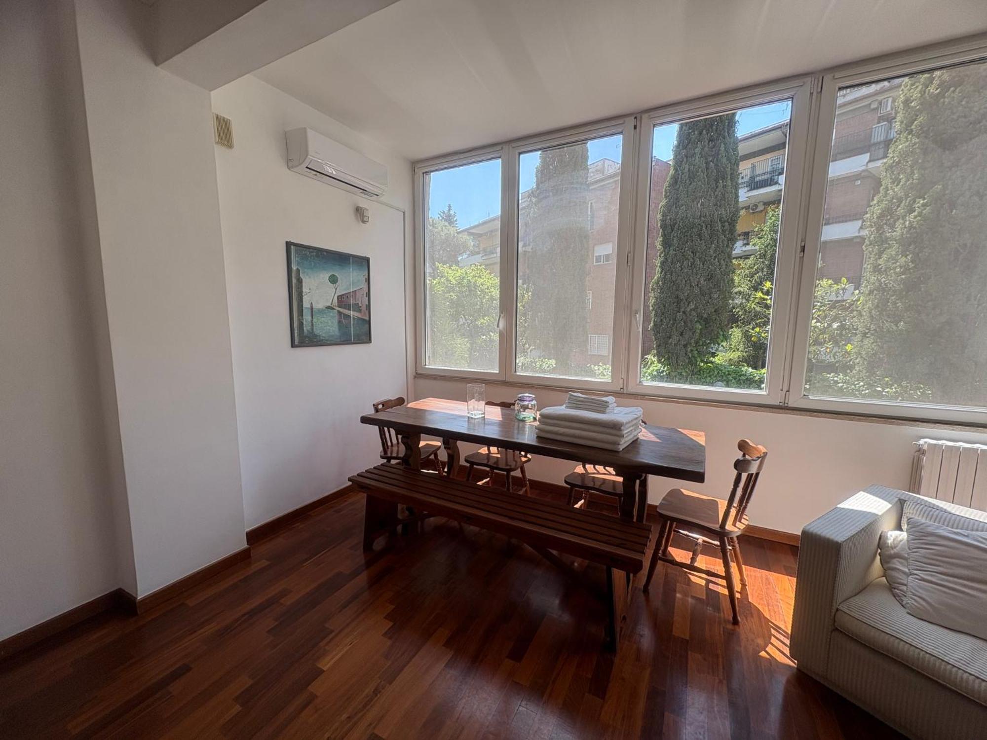 Laurina House Apartment